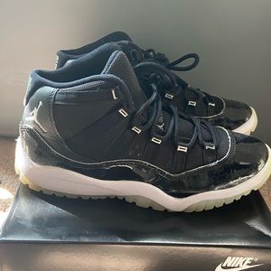 Kids retro 11 size 3y